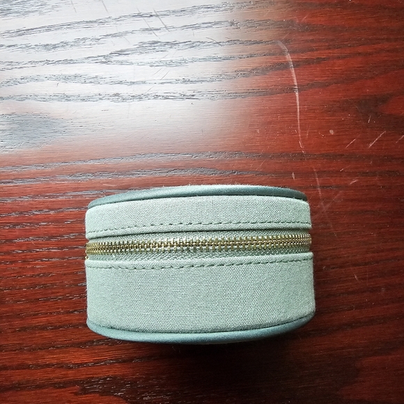 Sezane Sage Green Jewelry Case - Picture 4 of 6